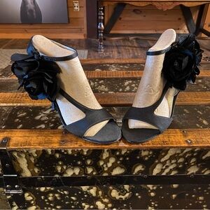 Chic Black Heels with Floral Detail